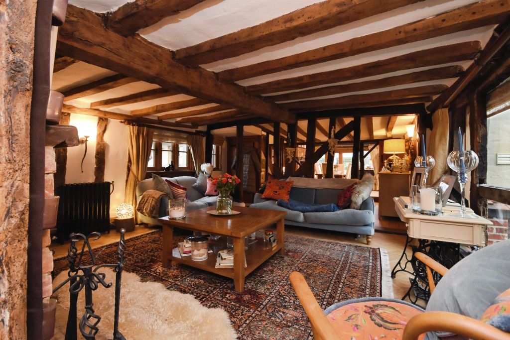 Property photo 1 of 32