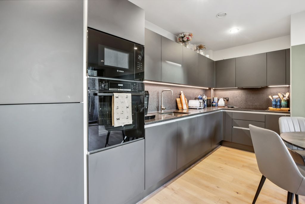 Property photo 3 of 22 Kitchen