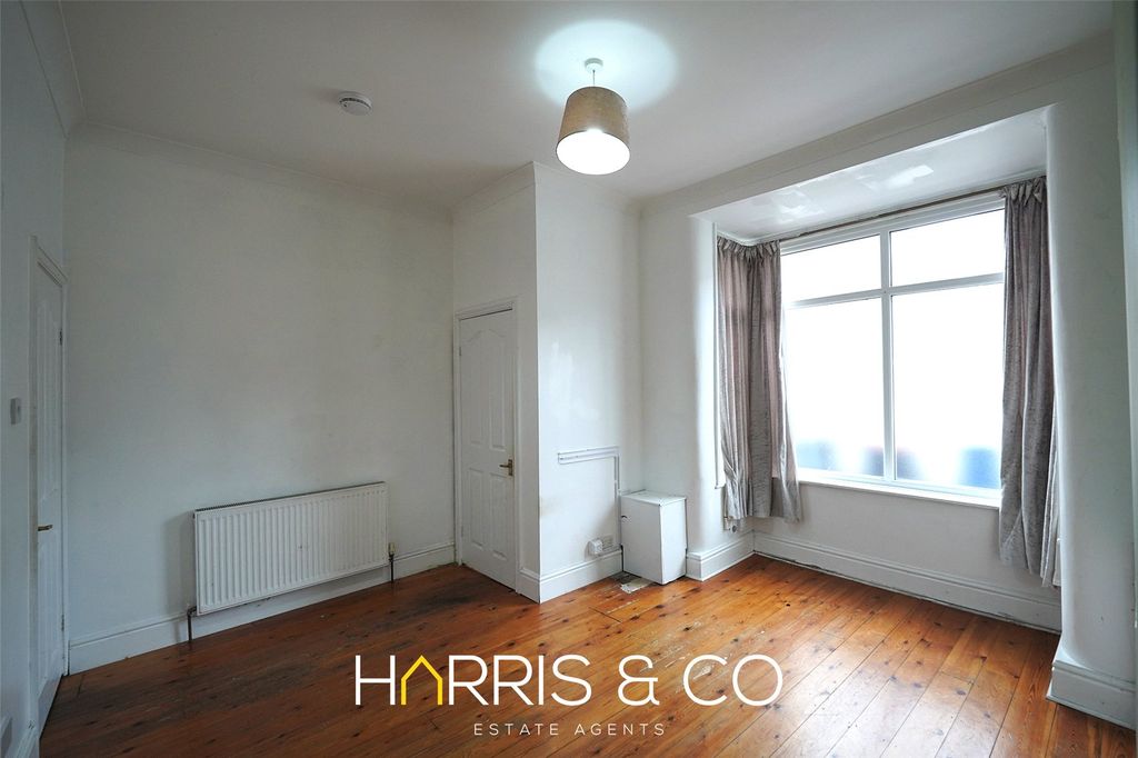 Property photo 3 of 12 Picture No. 05
