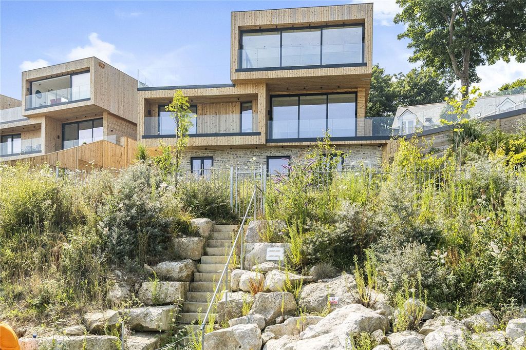 Property photo 1 of 16 Picture No. 32