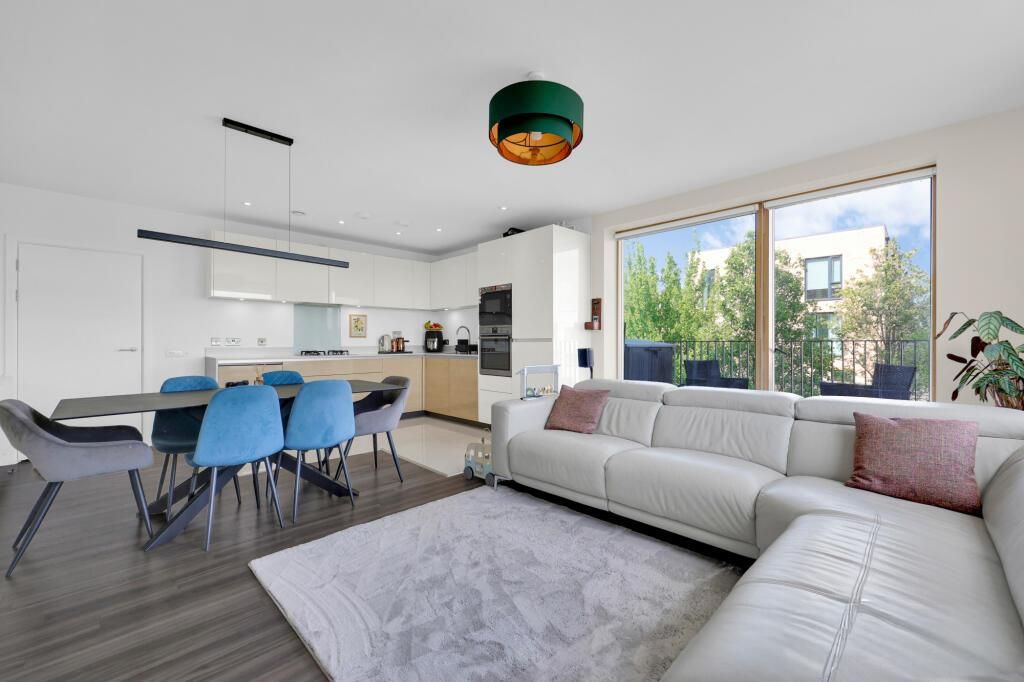 Property photo 3 of 22 Stamford_Now-13.Jpg