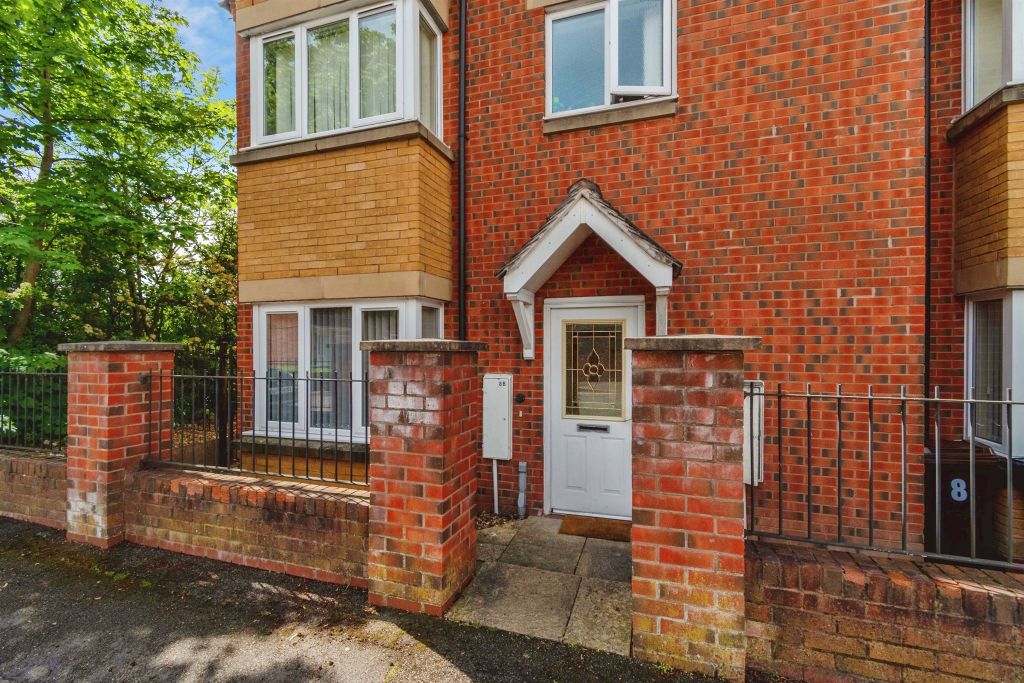 Property photo 2 of 19