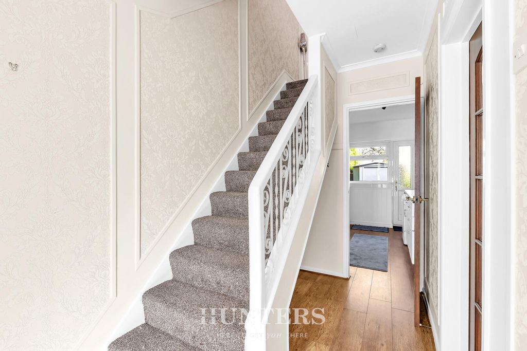 Property photo 3 of 19 Hallway