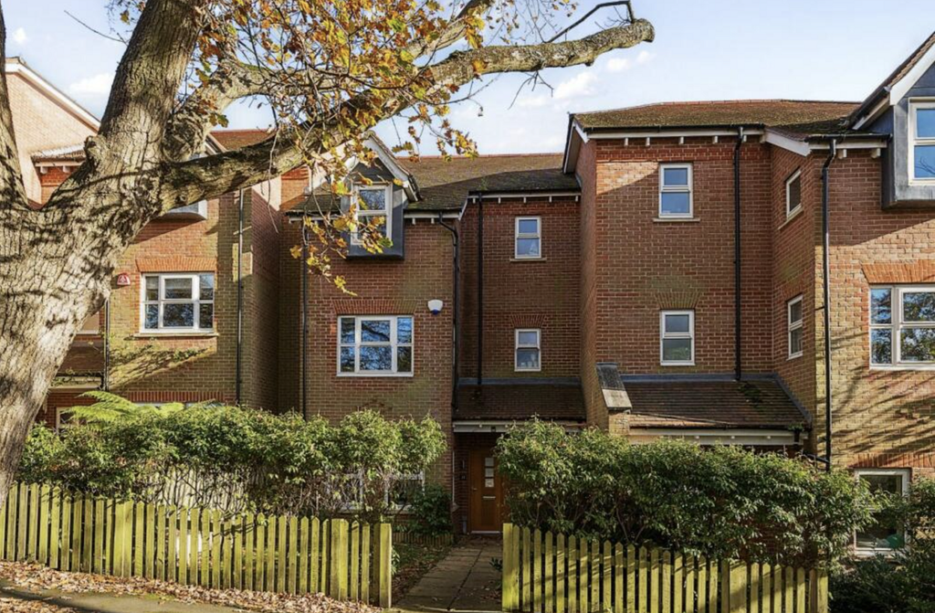 Property photo 1 of 17