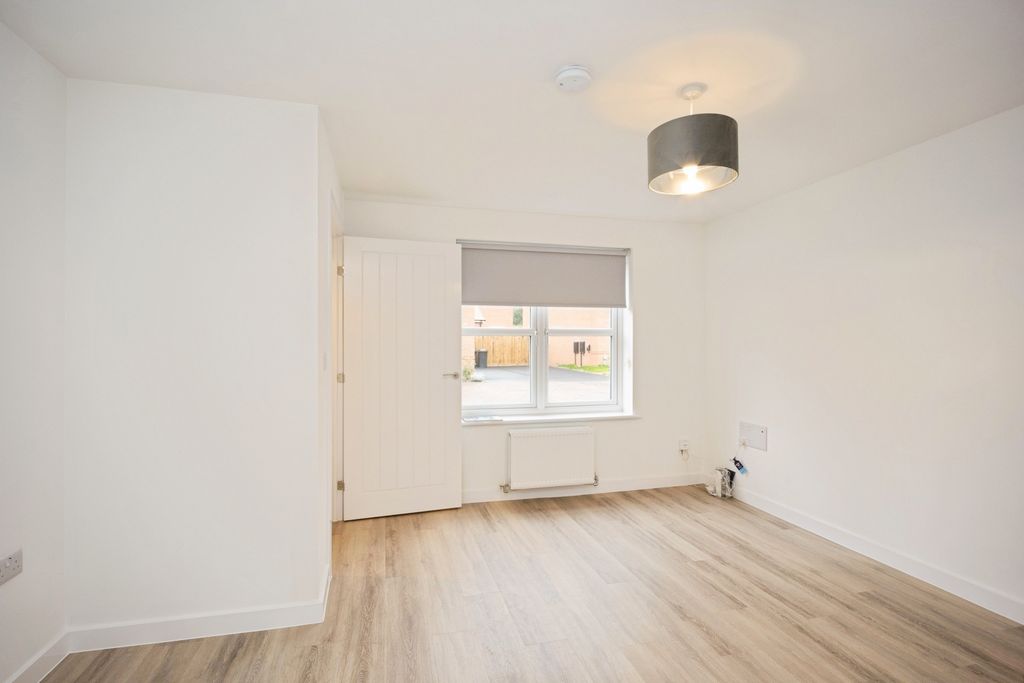 Property photo 2 of 13 Image