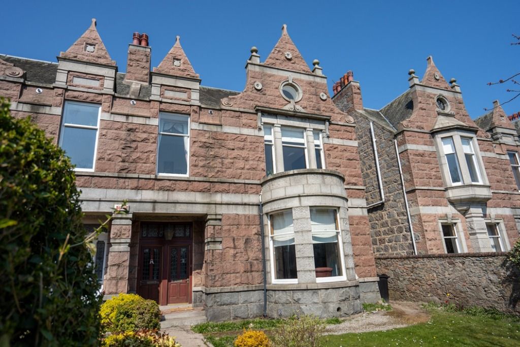 Property photo 1 of 17 Photo 1