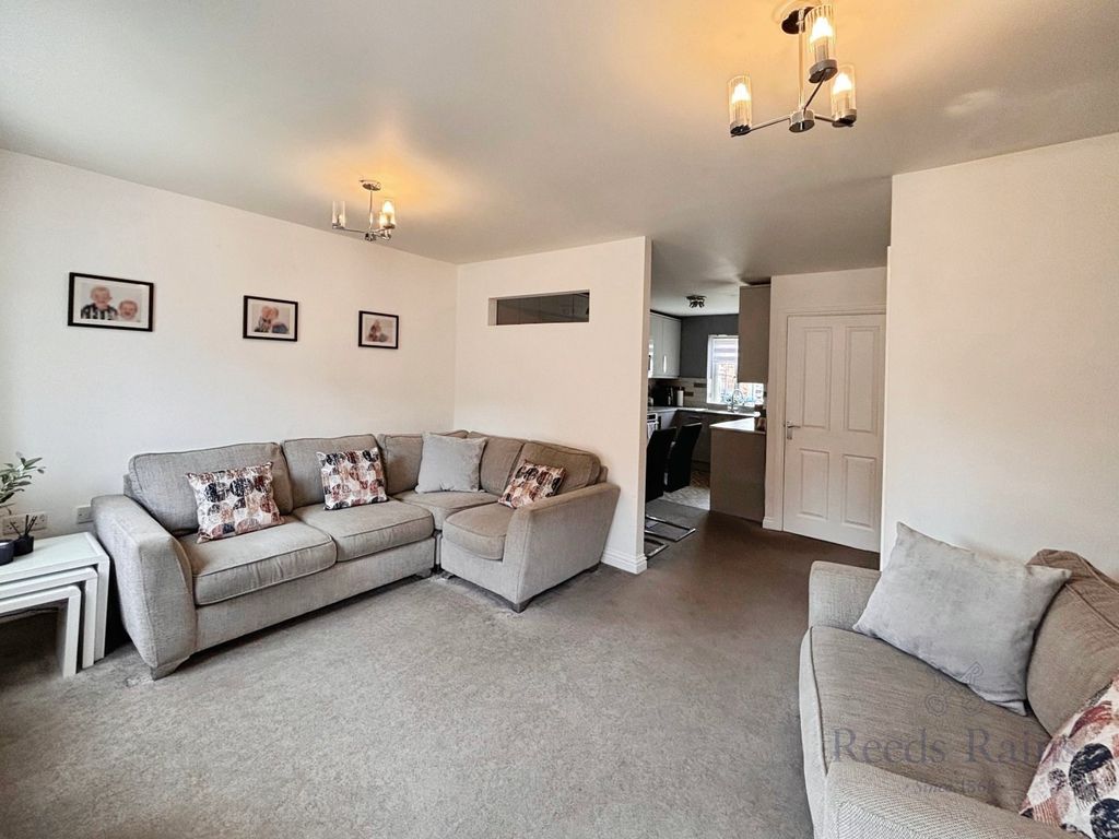 Property photo 3 of 21 Picture No. 24