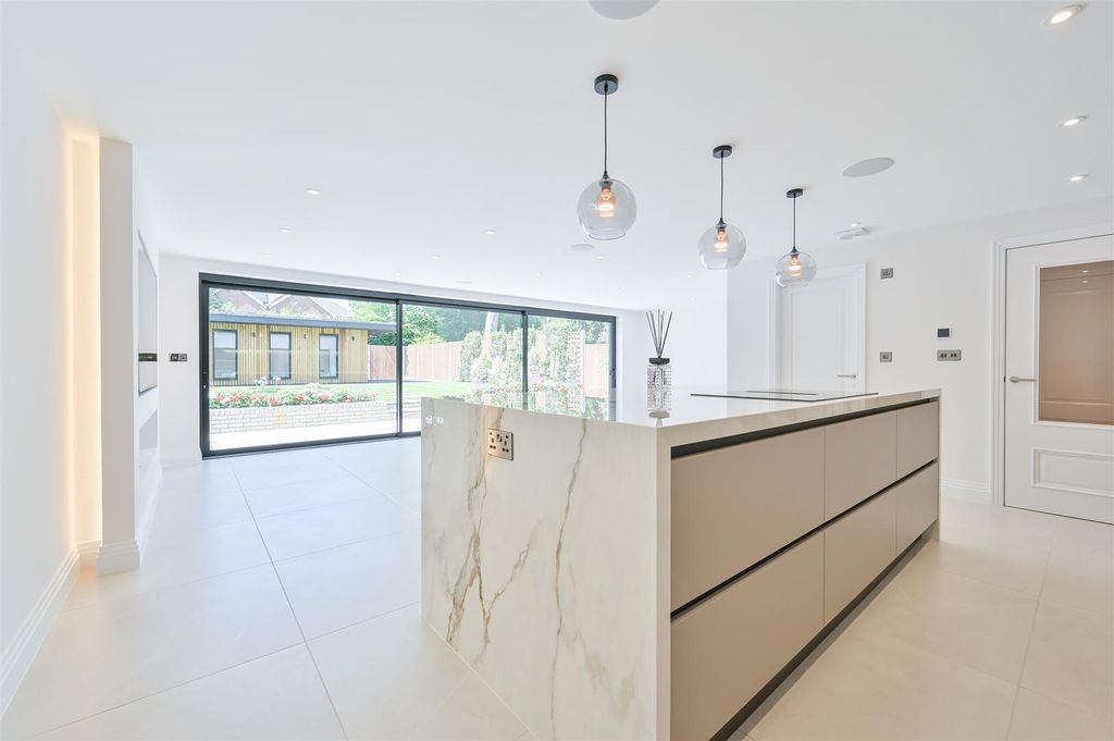 Property photo 3 of 19 65 Crabtree Lane-10.Jpg