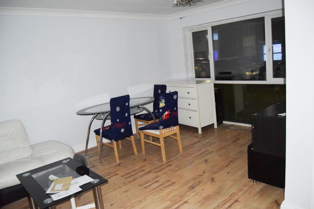 Property photo 2 of 8 Gallery