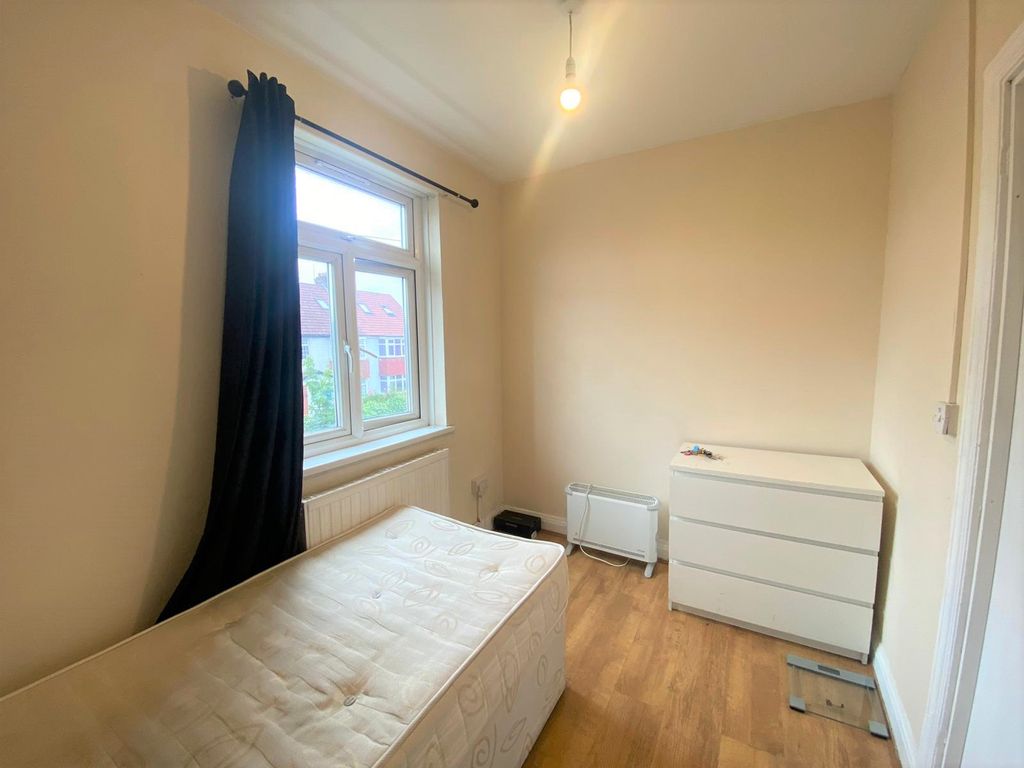 Property photo 1 of 4