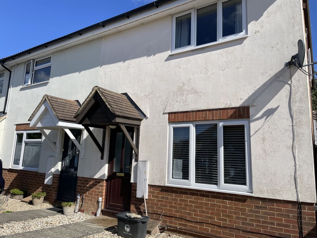 Property photo 1 of 10 Front