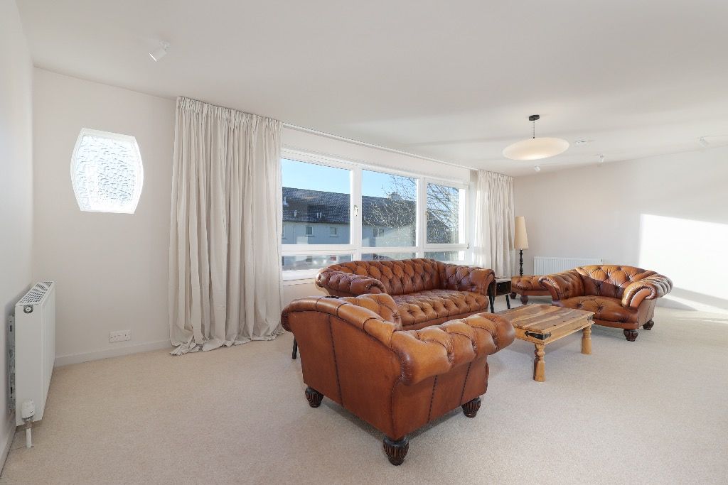 Property photo 2 of 52