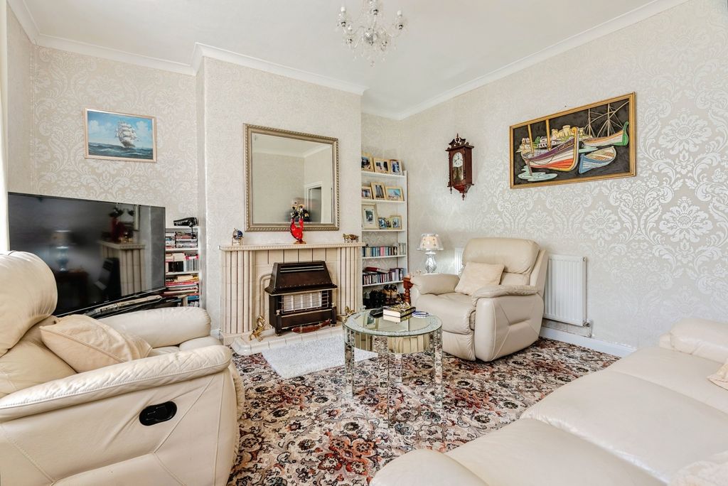 Property photo 2 of 9 Pbox-Img.Jpg