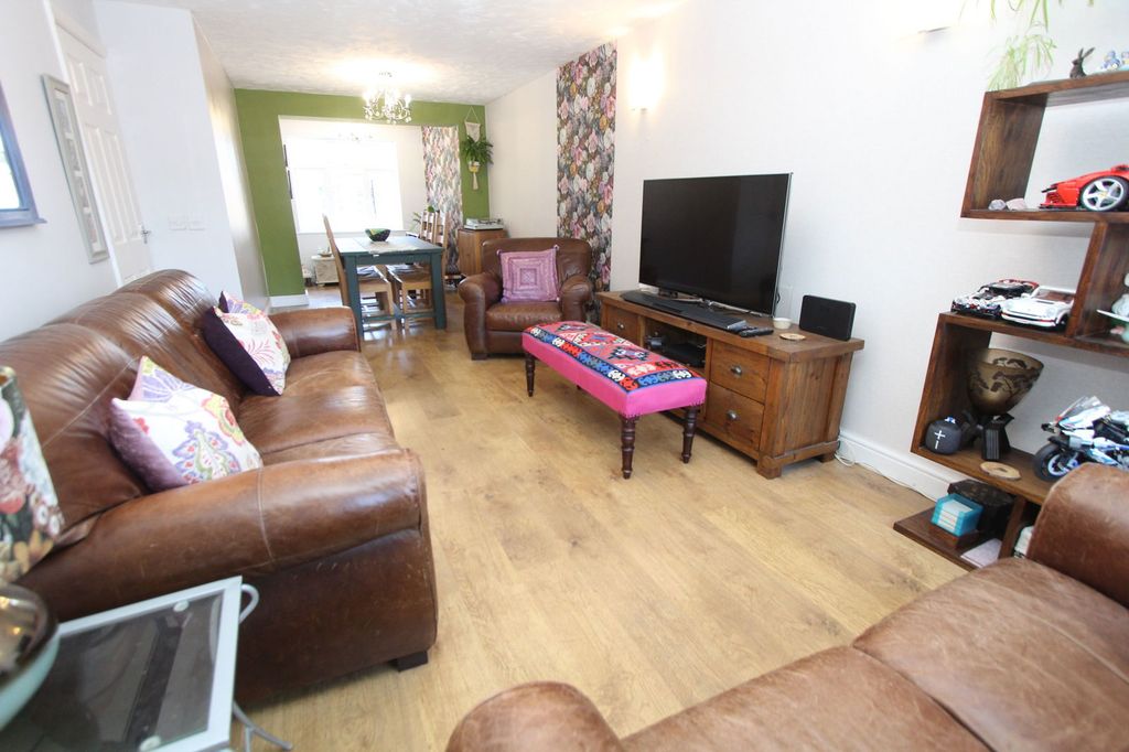 Property photo 3 of 26