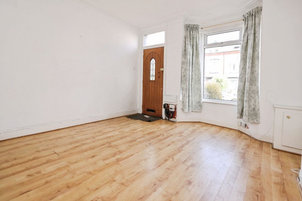 Property photo 2 of 16 Pbox-Img.Jpg