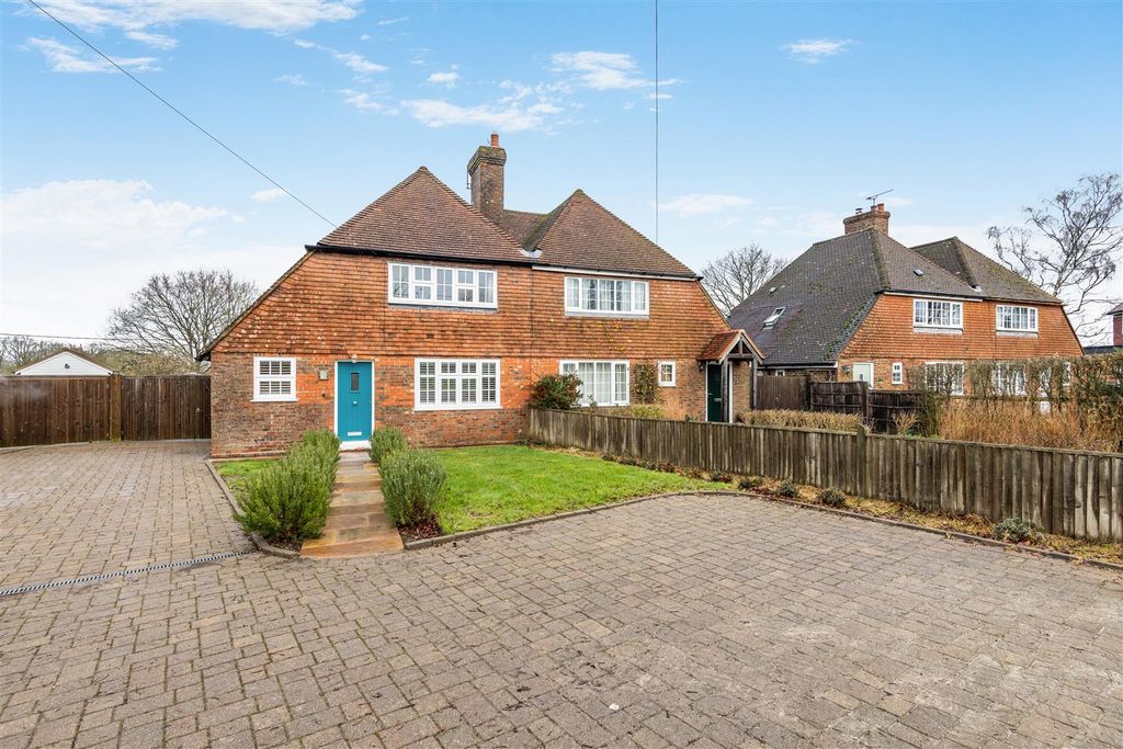 Property photo 1 of 20 8676341-Exterior02.Jpg