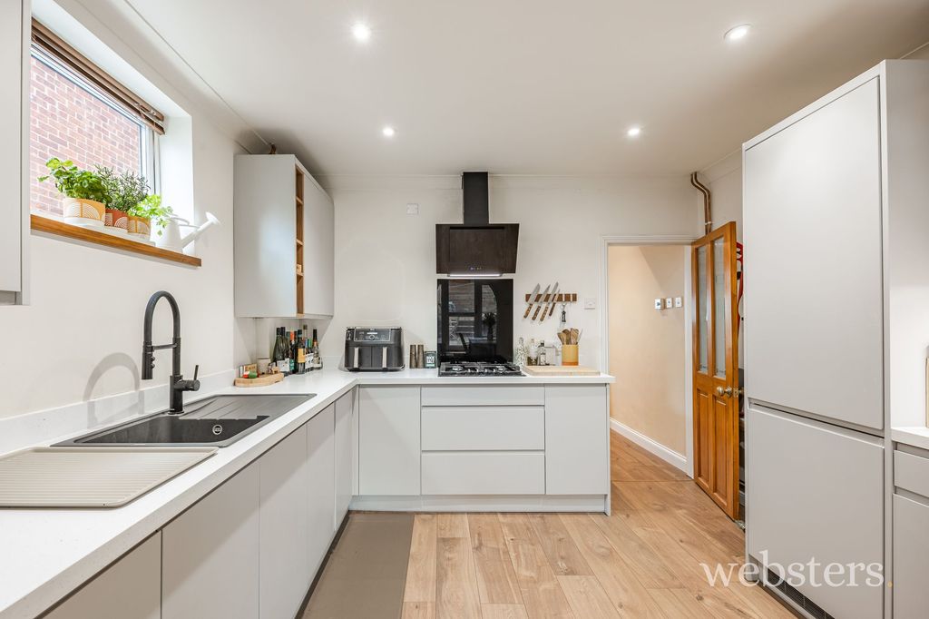 Property photo 1 of 23