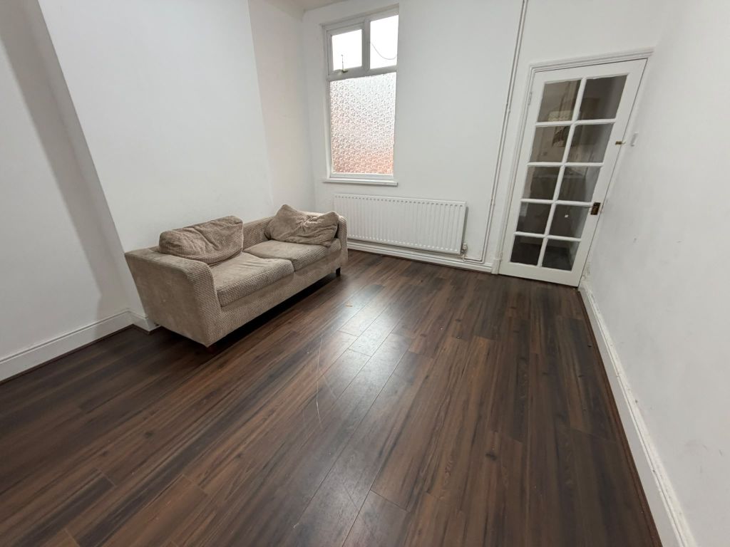 Property photo 3 of 11 Second Lounge