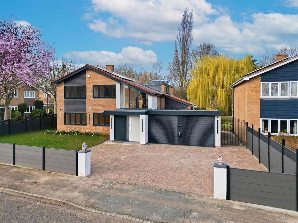 Property photo 1 of 42