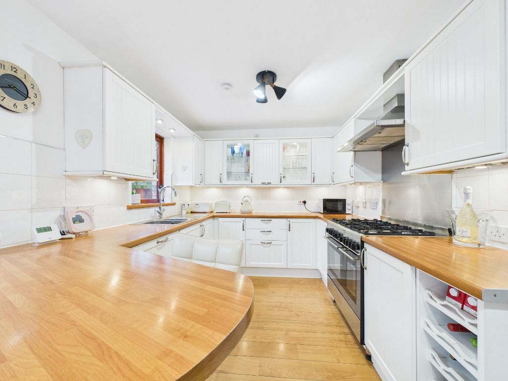 Property photo 2 of 29