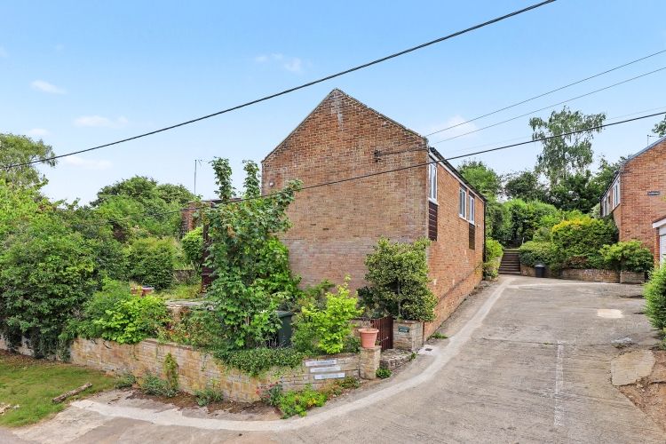 Property photo 1 of 11 333585