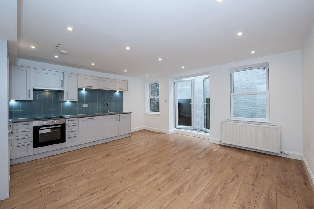 Property photo 1 of 16 4146552