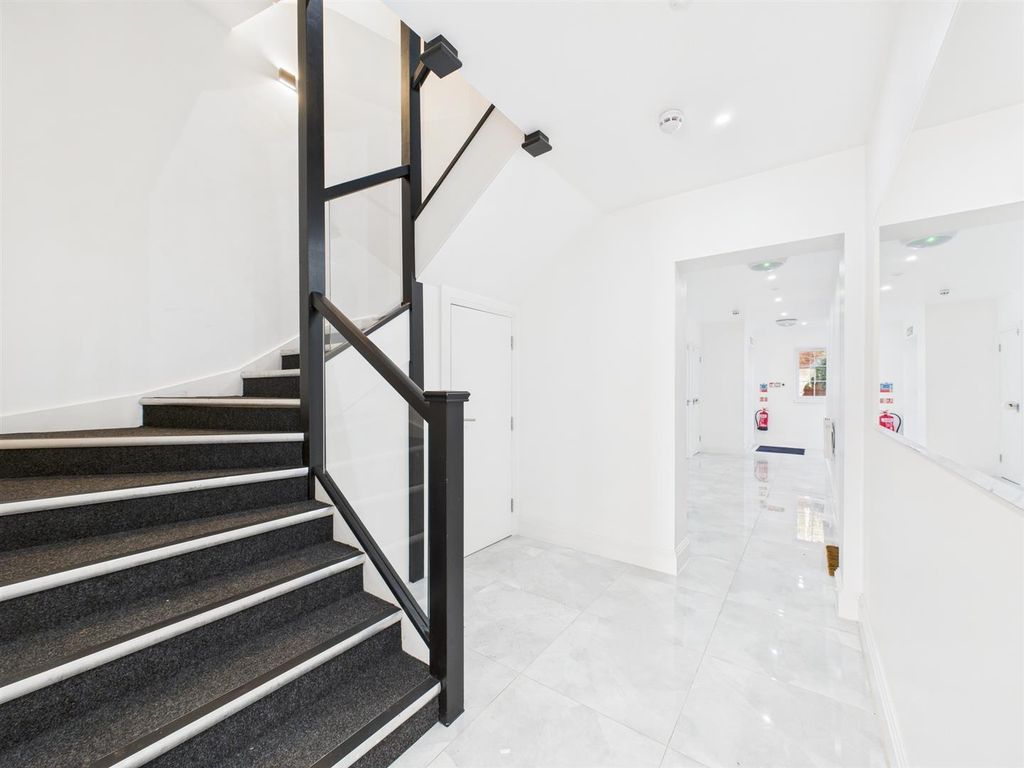 Additional image 10 of 2 bed flat for saleMarlpit Lane, Coulsdon CR5