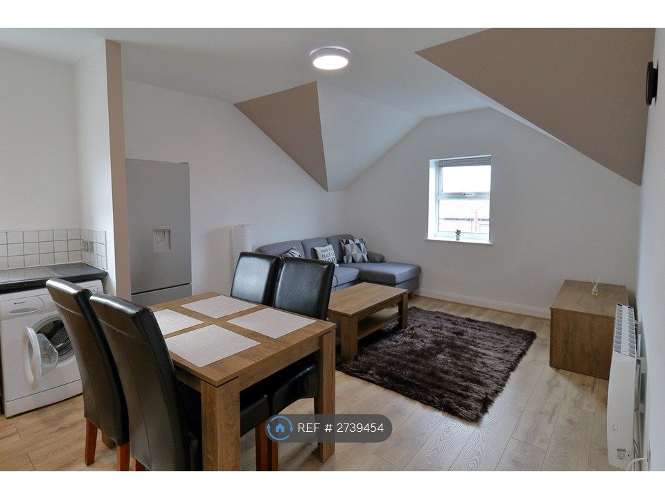 Property photo 1 of 16 Lounge