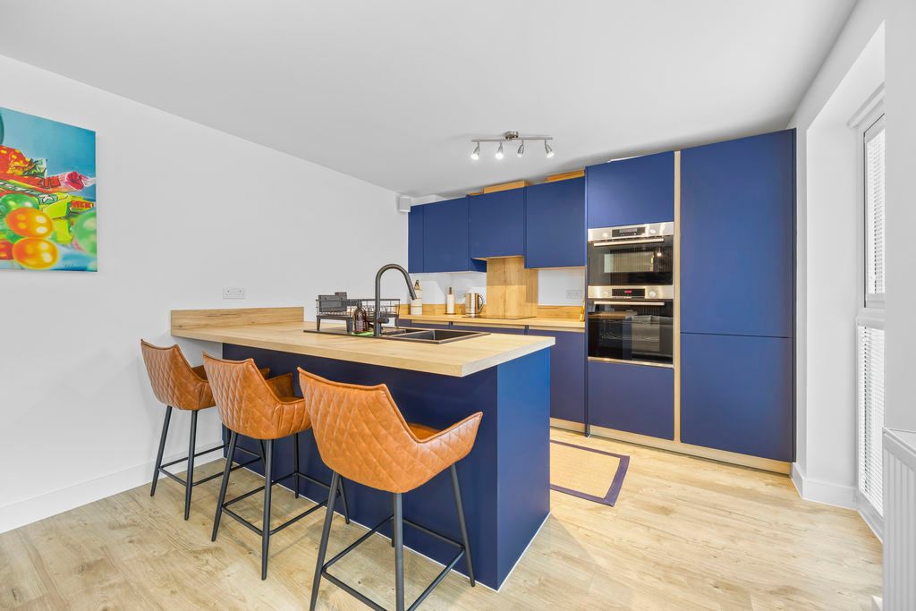 Property photo 3 of 27 Kitchen