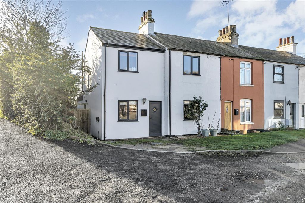 Property photo 1 of 21 Front