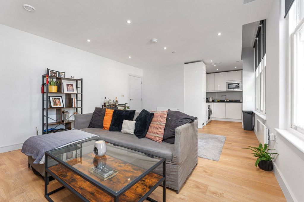 Property photo 2 of 17 Picture No. 05