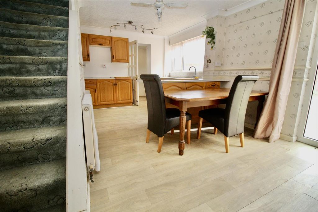 Property photo 3 of 14 Kitchen/Dining Room