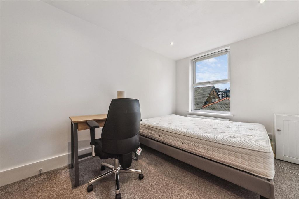 Property photo 3 of 9 2.Jpg