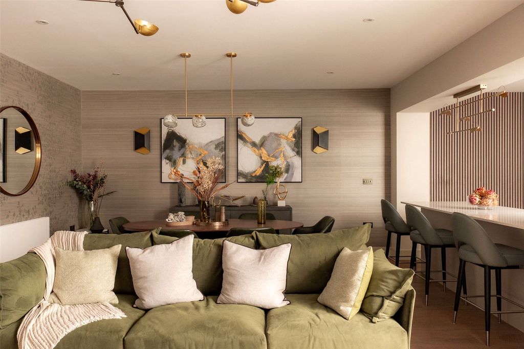 Property photo 2 of 16 Open Plan Living