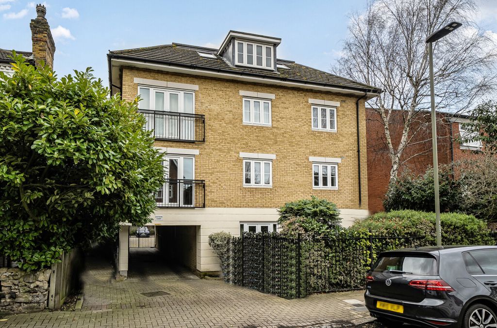 Property photo 1 of 12 1419393-18-699c6F...