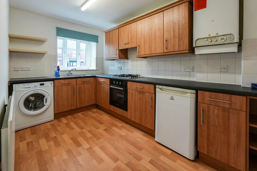 Property photo 3 of 15 Kitchen