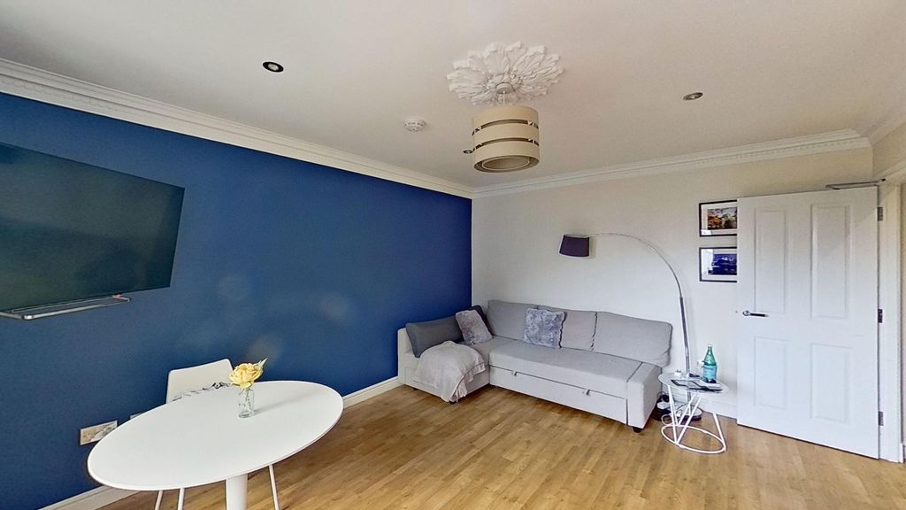 Property photo 2 of 17 Photo 2