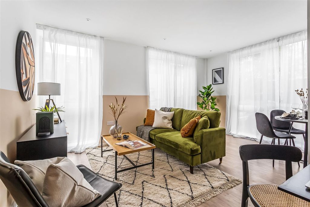 Property photo 2 of 9 Thornetts House, Leatherhead