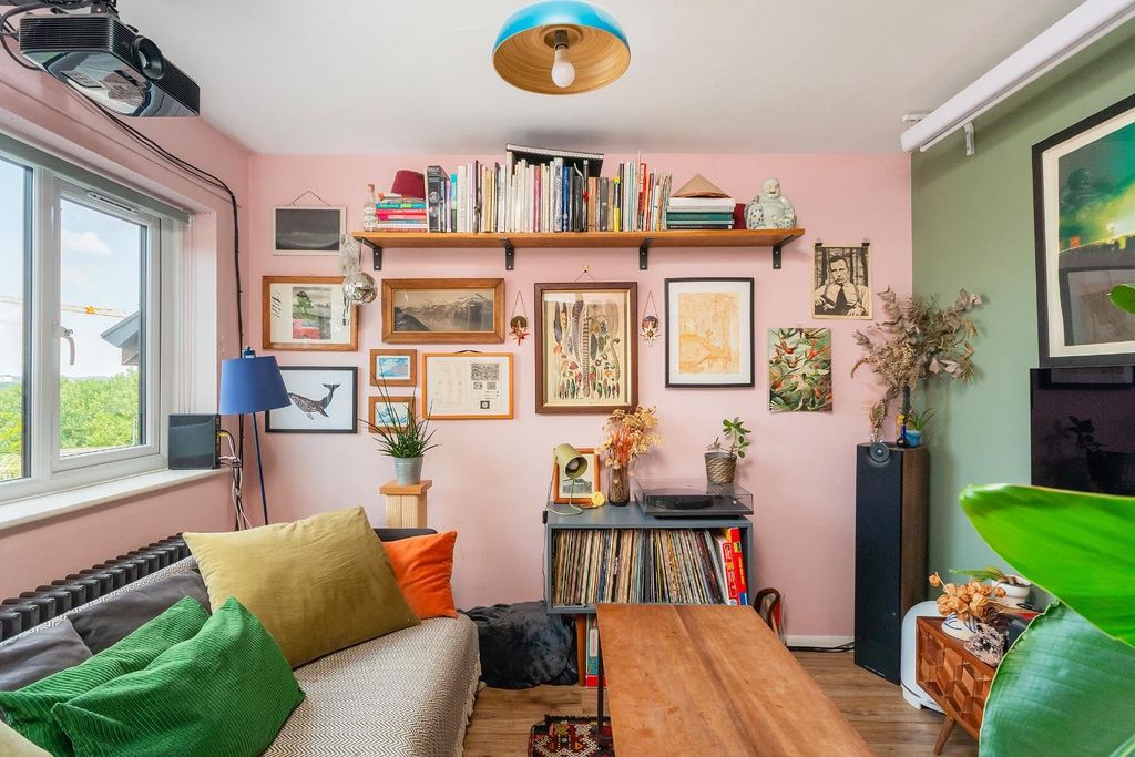 Property photo 1 of 31 2H0Stn - Living Room C.Jpg
