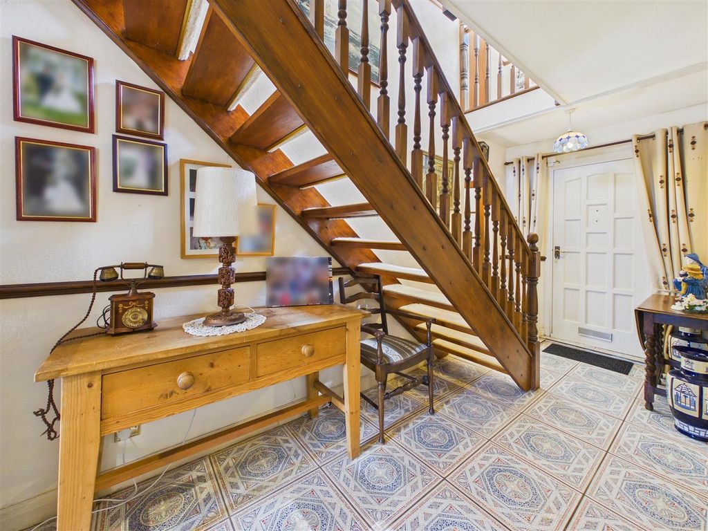 Property photo 2 of 16 Entrance Hallway