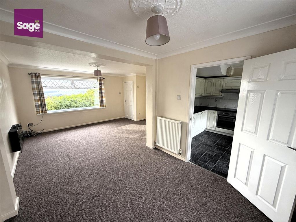 Property photo 3 of 26