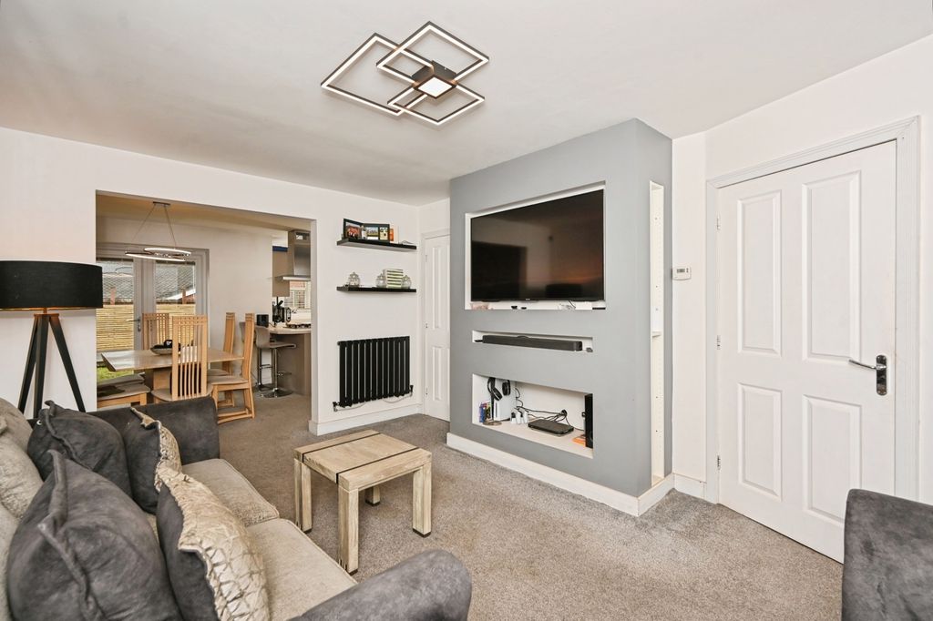 Property photo 3 of 16 Photo