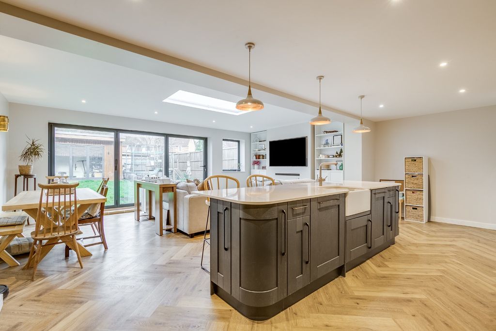 Property photo 1 of 25 4685710