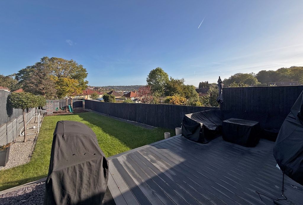 Property photo 3 of 14 5894176