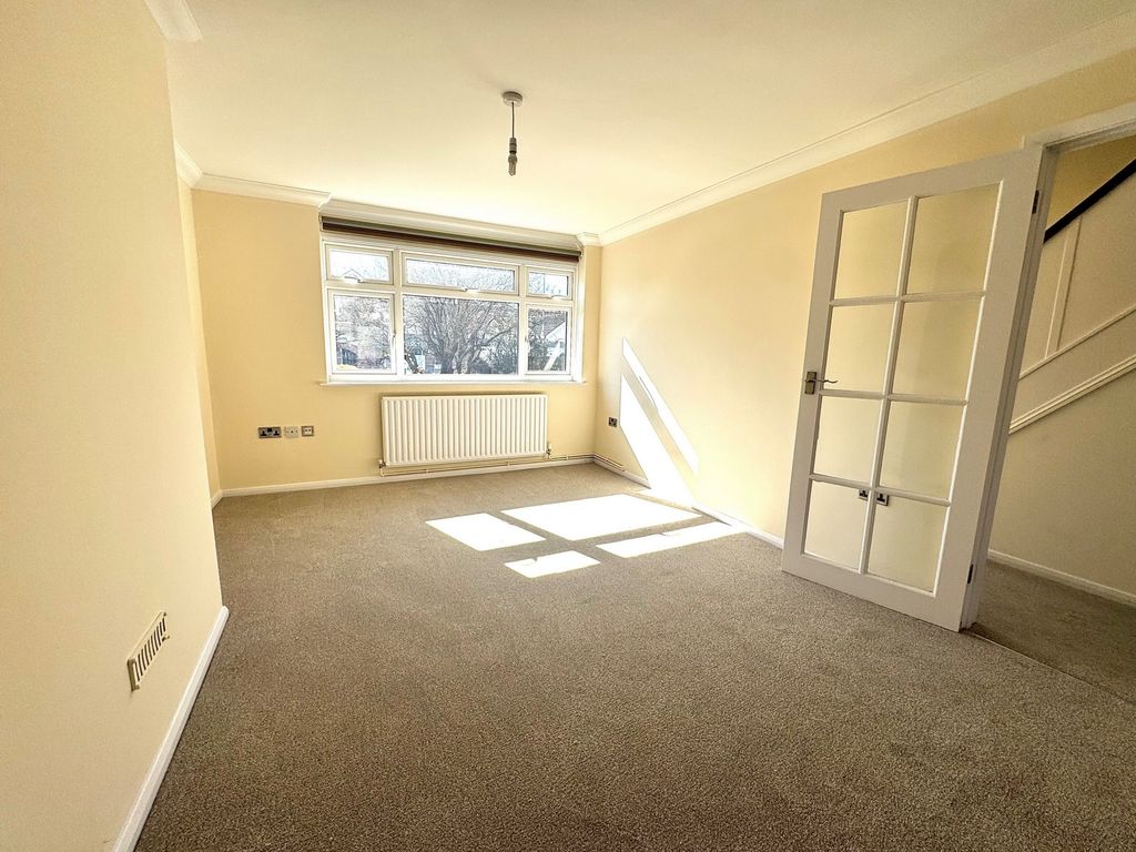 Property photo 3 of 16 Photo 5
