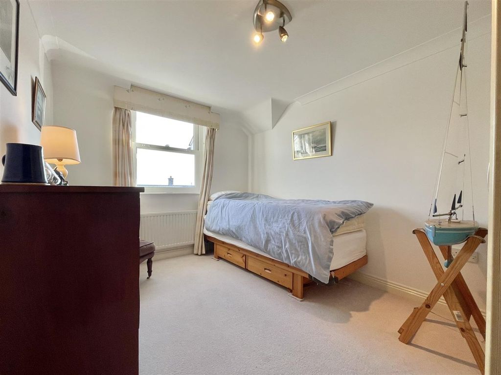 Property photo 2 of 24