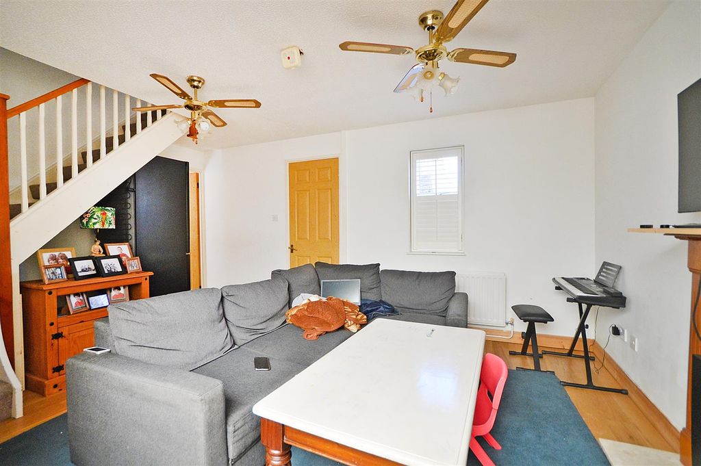 Property photo 3 of 10 Sitting Room