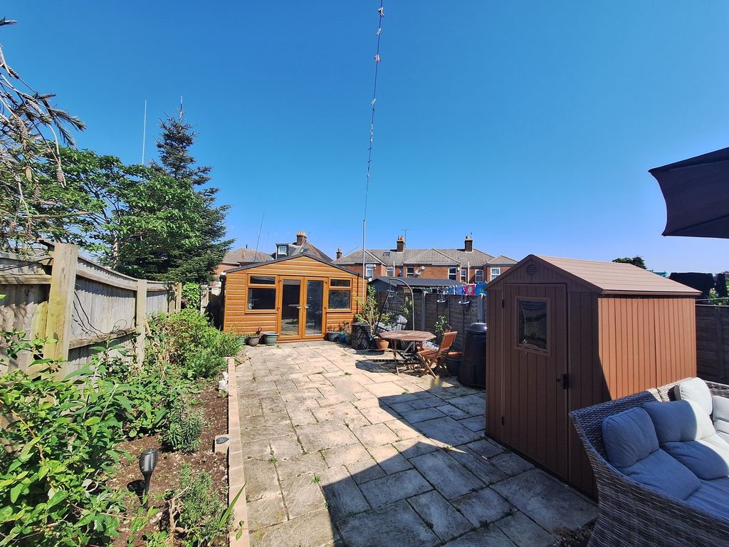 Property photo 2 of 29