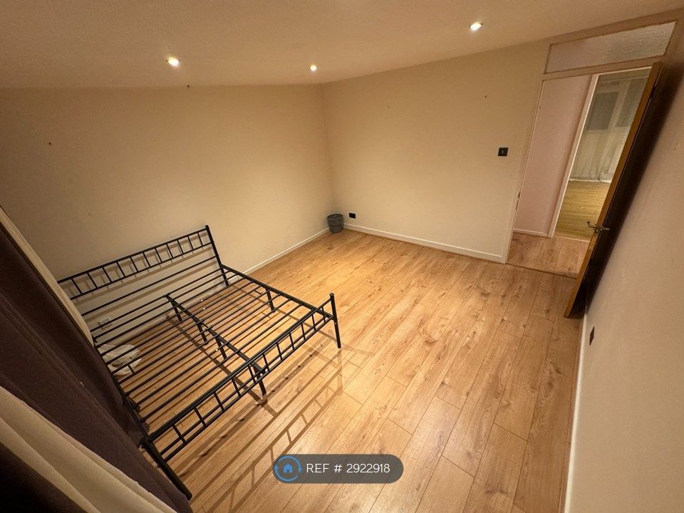 Property photo 1 of 9 Larger Room