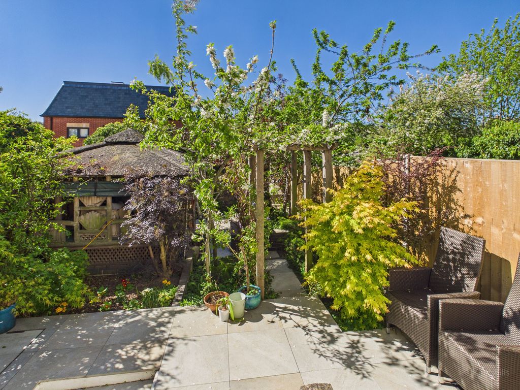 Property photo 2 of 17 Garden